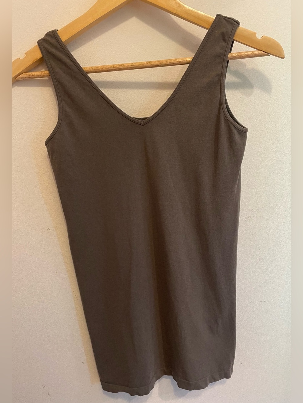 M.Rena Army Green Seamless Stretch V-Neck Tank